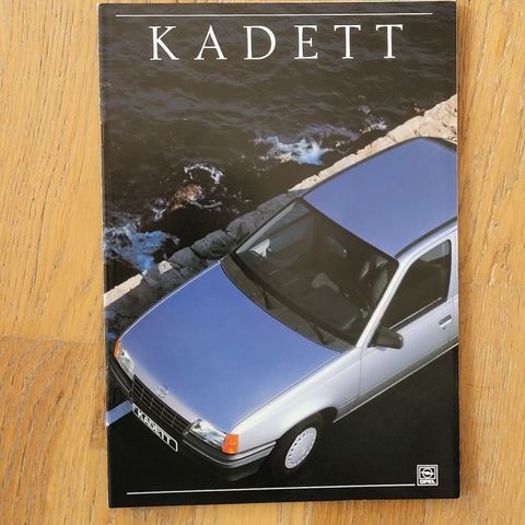 Brosjyre Opel Kadett E 1988