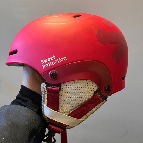 Sweetprotection hjelm