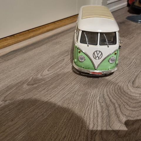 1/18 Volkswagen transporter