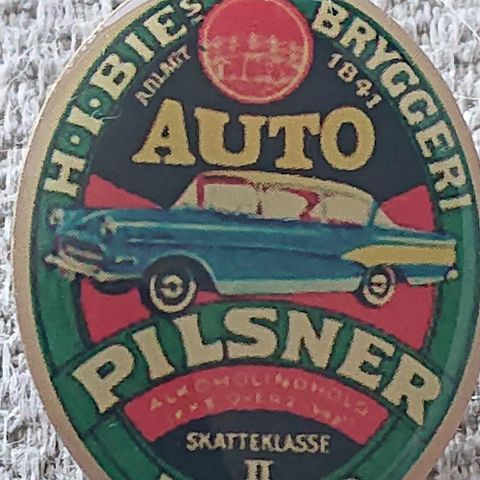 Auto pilsner Chevy Bel Air pins selges