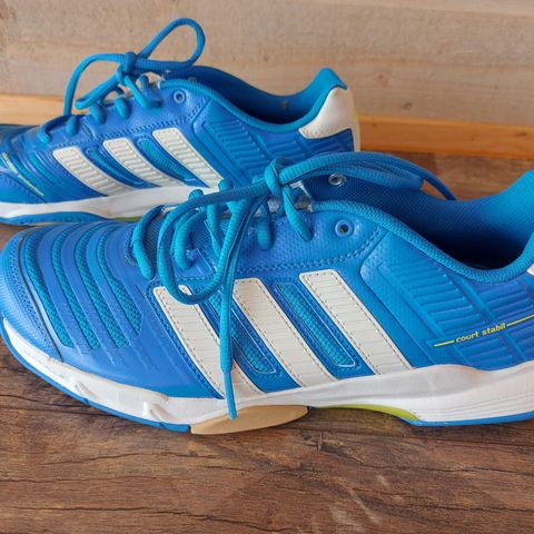 NYE ADIDAS innesko str 42,3/4 KR 200