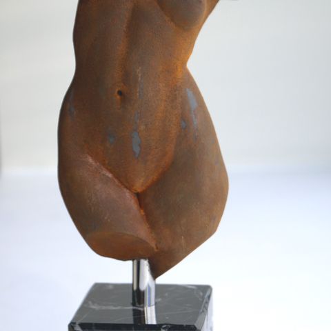 Original torso skulptur av Line Jenssen