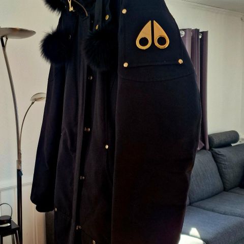 MOOSE KNUCKLES Gold Stirling Parka Fur – Sort/Sort