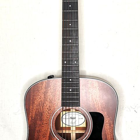 Taylor 320e-Baritone SLTD