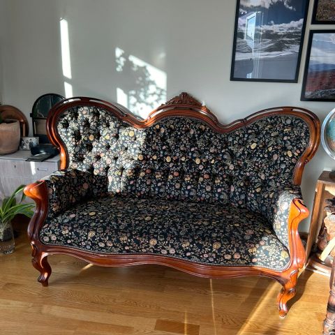 Nydelig Rokokko sofa