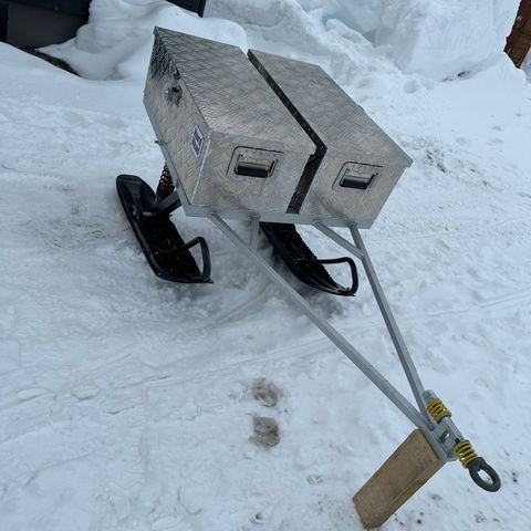 snøscooter pakk slede