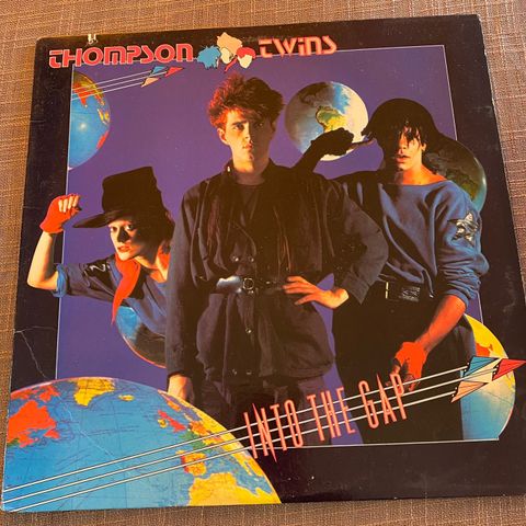 LP 1984-Thompson Twins-Into the gap