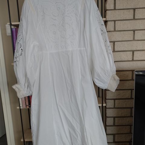 Lett og deilig hvit brodert sommerkjole kaftan tunika  i 100% bomull