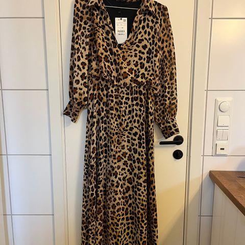 Zara Leopard kjole