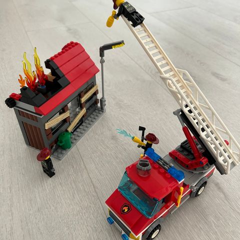 60003 Brannalarm Lego Hus og stigebil - Komplett