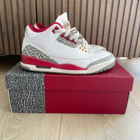 Jordan  3 Cardinal red