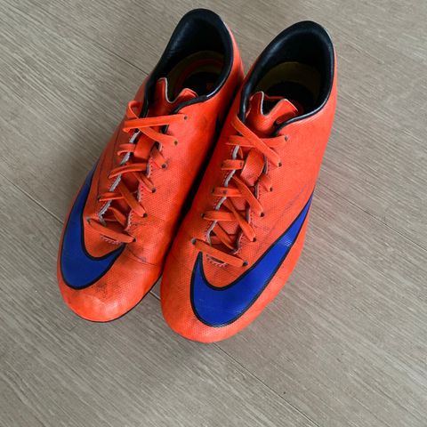 Nike Mercurial fotballsko str 33