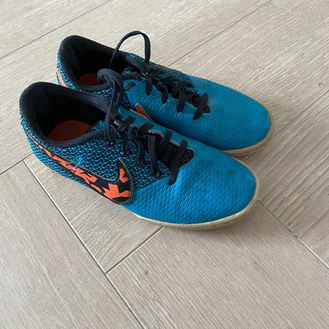 Nike fotballsko str 31.5