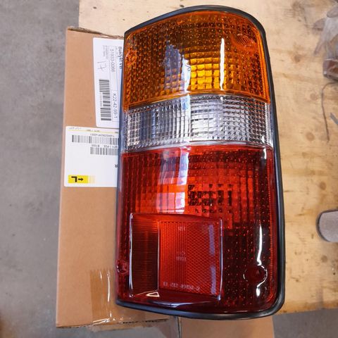 Toyota hilux 89 - 97 nye baklamper + parklamper foran.