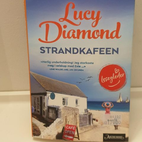 Bok"Strandkafeen" av Lucy Diamond