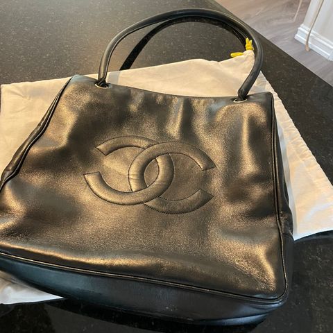 Chanel tote veske