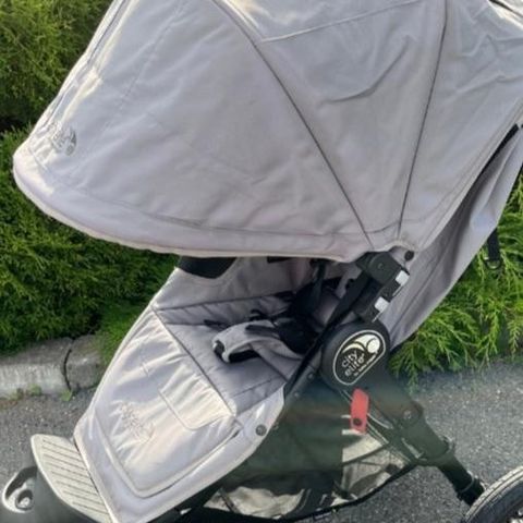 Baby jogger City elite meget pent brukt ingen feil eller mangler.