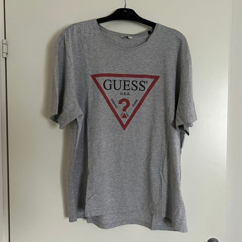 Retro Guess t-skjorte (XL)