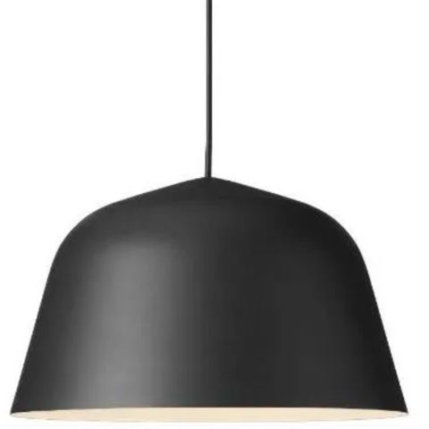 Ambit taklampe av Muuto