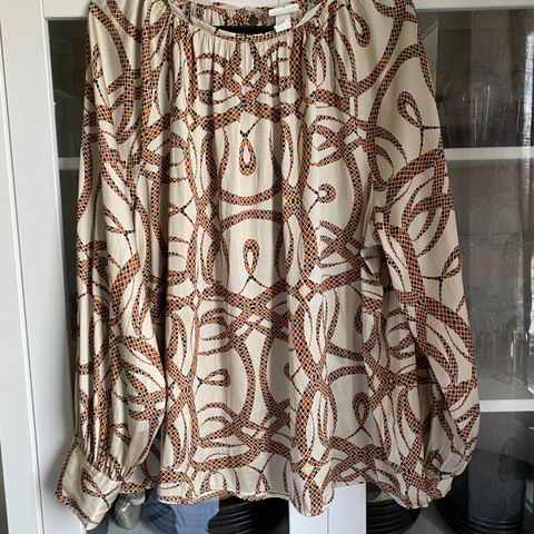 Bluse fra H&M str 44