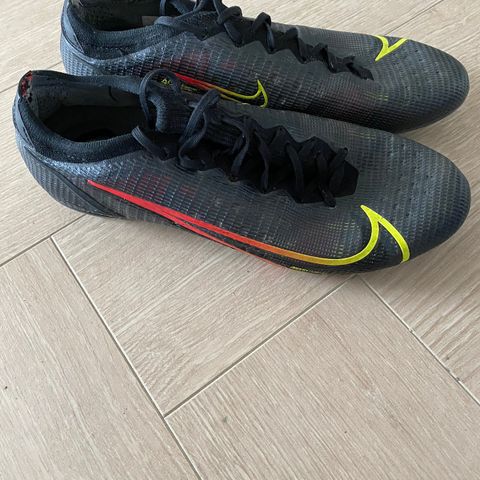 Nike Mercurial ACC str 42.5