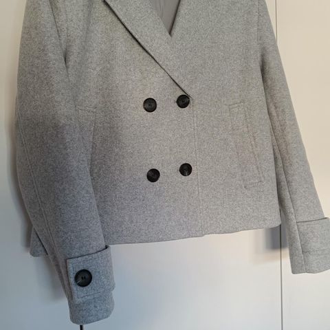 Lys grå jakke str. L