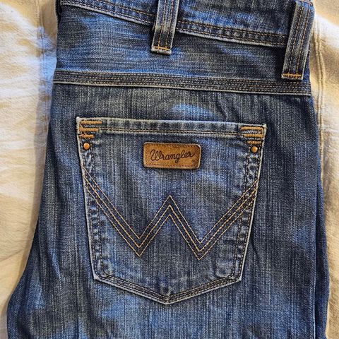 Wrangler Clyde 32/32