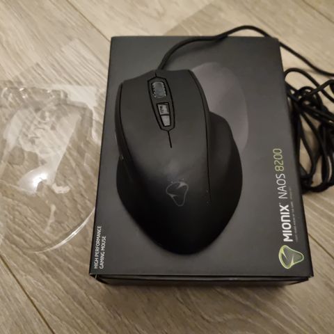 Mionix Naos 8200