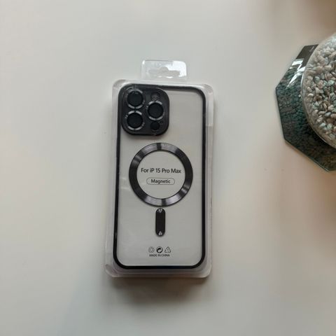 mobildeksel sort iPhone 15 pro Max MagSafe  med kamerabeskyttelse