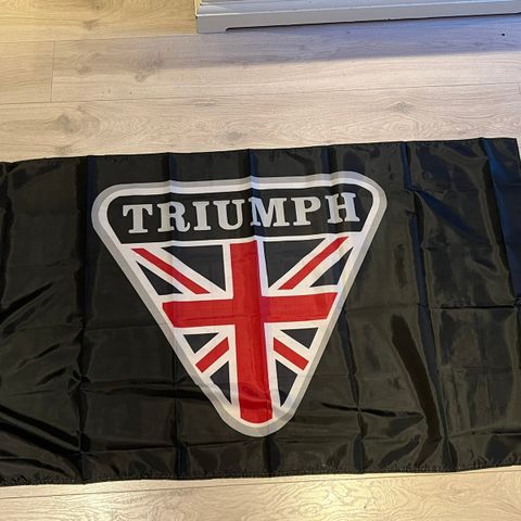 Triumph flagg