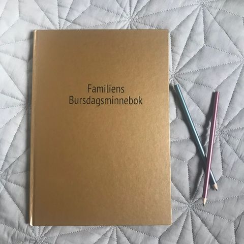 Familiens Bursdagsminnebok (2 stk)