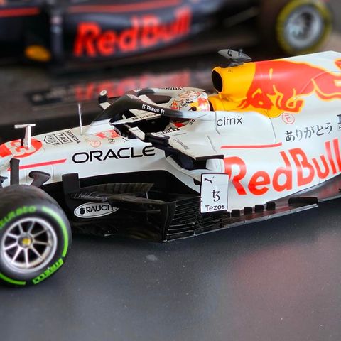 MINICHAMPS 1:18 Red Bull F1 RB16B Max Verstappen Tyrkia 2021. LIMITED EDITION