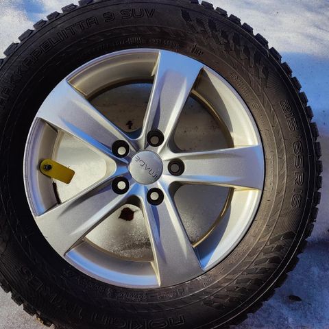 4 KOMPLETTE HJUL 6,5X16 FELGER MED NOKIAN HAKKAPPELIITA 9 SUV - 215/65R16