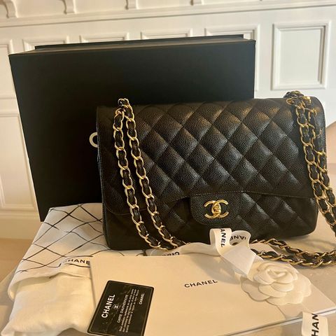 Chanel Classic jumbo caviar veske