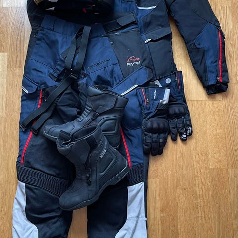 Ixon Eddas motorsykkel klær .+ stovler og hjelm