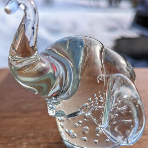 Elefante av krystallglass (9,5 cm høy)