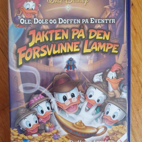 JAKTEN PÅ DEN FORSVUNNE LAMPE