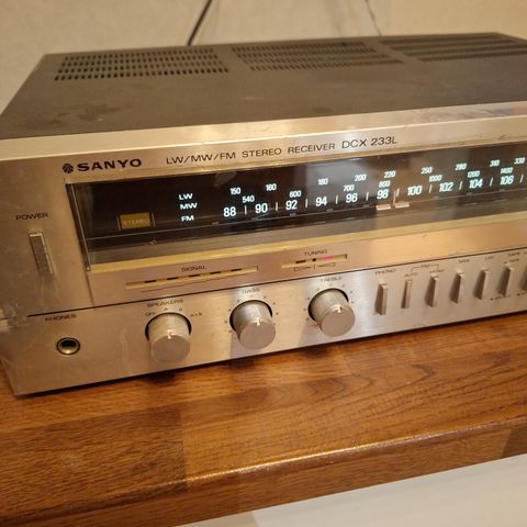 Sanyo stereo receiver DCX 233L selges