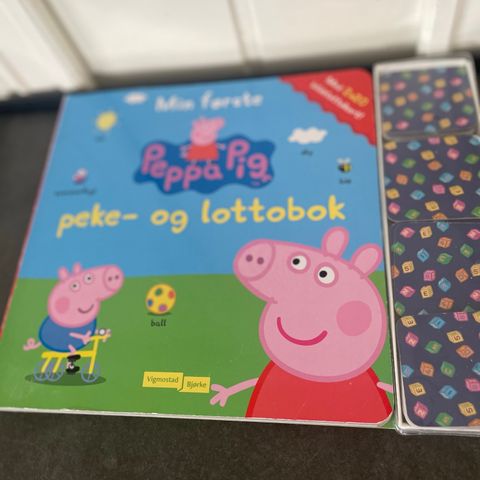 Peppa Gris peke- og lotto bok