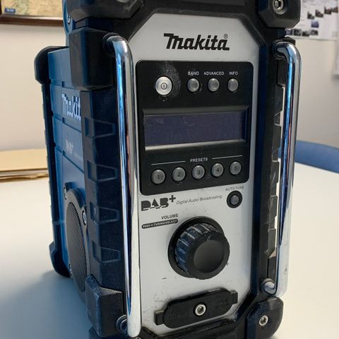 Makita DMR110 DAB+ Radio