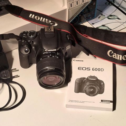 Canon Eos 600D + EFs 18-55