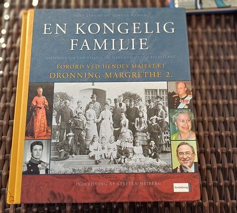 EN KONGELIG FAMLIE LITTERATUR