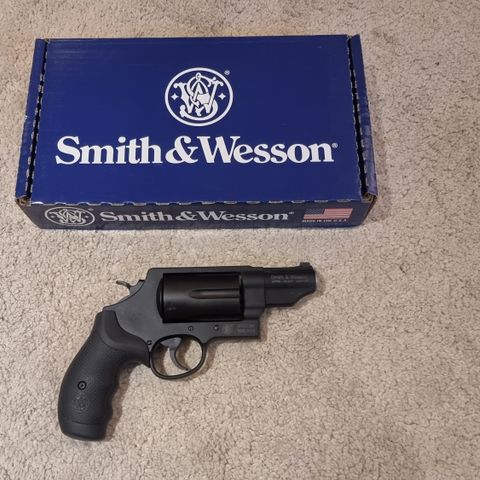 Smith & Wesson Governor