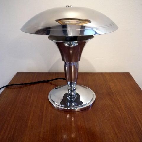 Fransk Art Deco/Streamline Moderne lampe fra 1930 tallet.