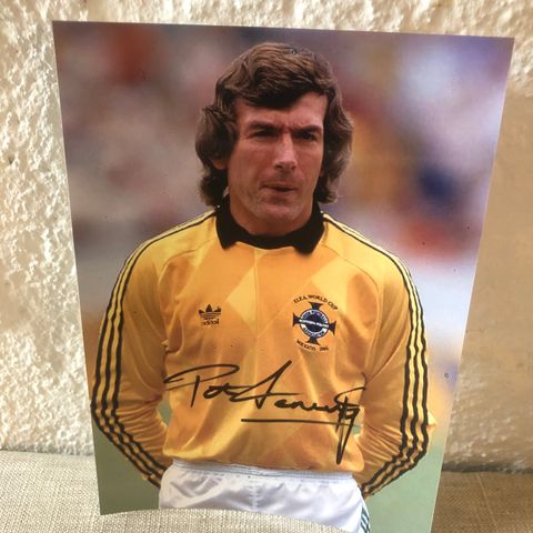 Arsenal / Tottenham Hotspur - Pat Jennings signert 18x20 fotografi