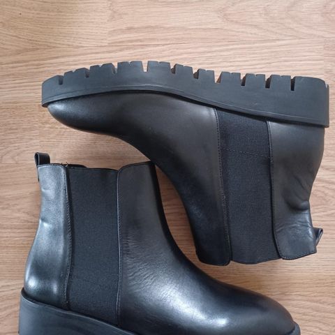 ALDO skinn boots/skoletter i str.39