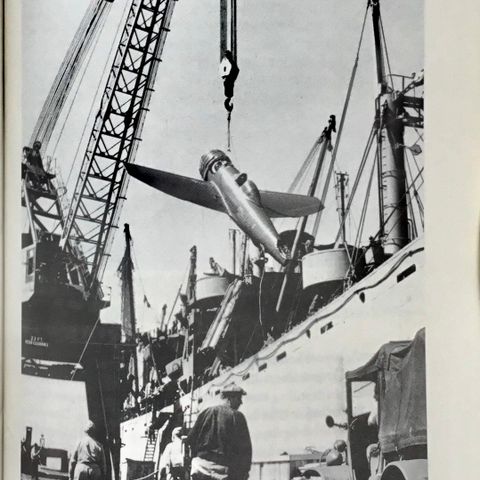 Handelsflåten i krig 1939 - 45.        Liten bok publisert 1990