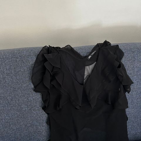 Ny svart topp fra Zara, Str. xs