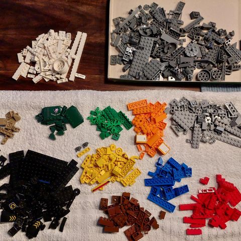 Lego samt keychain og div instruksjoner