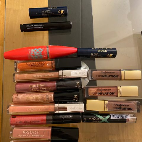 Sminke lipgloss leppestift mascara concealer helt ny pr stk 200kr